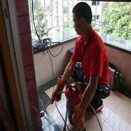 成人滑进下水道视频,成人滑入下水道，紧急救援行动展开