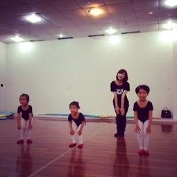 成人启蒙班舞蹈视频教学,轻松入门成人启蒙班舞蹈学习